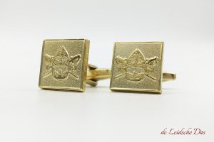 Customized crest cufflinks, custom made cufflinks in your personalized cufflinks design